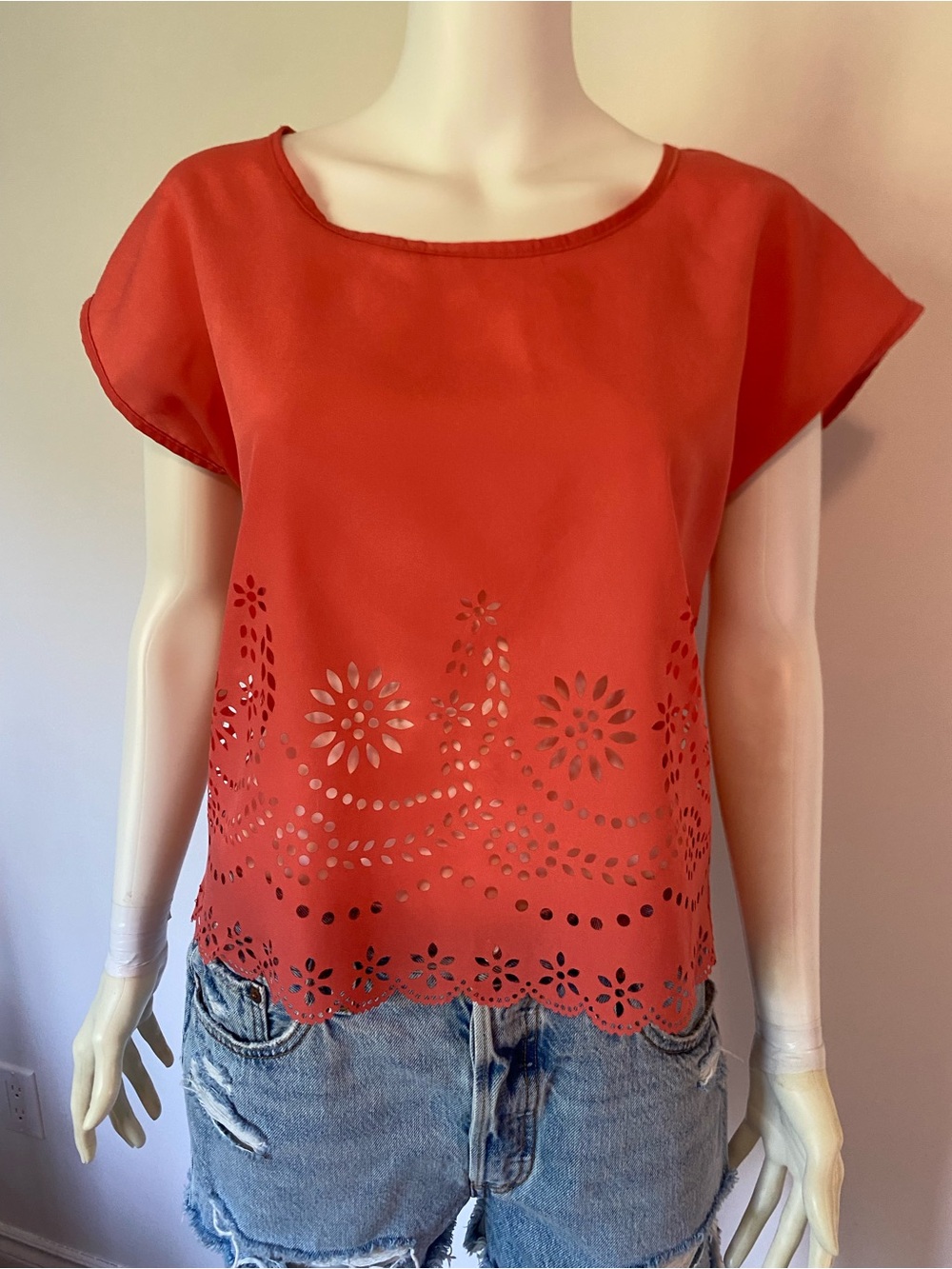 h.i.p. Coral Laser-Cut Short Sleeve Blouse